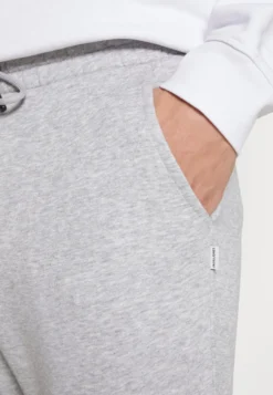 Jack & Jones Stgordon Bradley Gms - Trainingsbroek - Light Grey -Selected Homme Shop 042b6f312a994cf7ae99e22b0ddc460b scaled