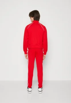 Adidas Originals Unisex - Trainingsbroek - Better Scarlet/White 8 Adidas Originals Unisex - Trainingsbroek - Better Scarlet/White -Selected Homme Shop 0a6ce202c674449cbe2cb8c42c47eb7b scaled