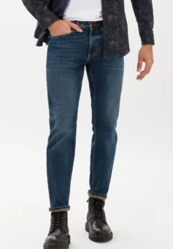 BRAX Style Chris - Straight Leg Jeans - Worn Blue