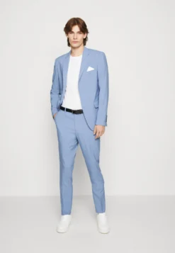 Lindbergh Plain Mens Suit - Kostuum - Light Blue 13 Lindbergh Plain Mens Suit - Kostuum - Light Blue -Selected Homme Shop 253f301d6ef1404e9c54e83021df3d91 scaled