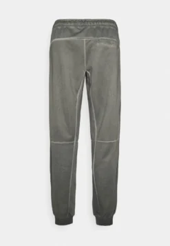 Nike Sportswear Pant Wash Revival - Trainingsbroek - Black 11 Nike Sportswear Pant Wash Revival - Trainingsbroek - Black -Selected Homme Shop 2cc54f9258974ede9c9860d7df362c4a scaled