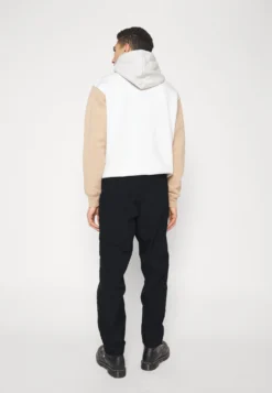 Jordan Warmup Pant - Trainingsbroek - Black/Sail 11 Jordan Warmup Pant - Trainingsbroek - Black/Sail -Selected Homme Shop 2e73335f7a864e9abf0c20a39354ec99 scaled