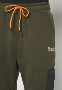 BRAVE SOUL Trainingspak - Khaki/Black 12 BRAVE SOUL Trainingspak - Khaki/Black -Selected Homme Shop 3006a95769dd492ea3fa6804e8d90370 scaled