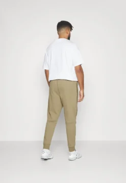 Lacoste Trainingsbroek - Lion 7 Lacoste Trainingsbroek - Lion -Selected Homme Shop 3260bab851c2495a9f8cb7f876f6b896 scaled