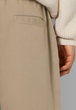 BERSHKA Parachute - Trainingsbroek - Camel 7 BERSHKA Parachute - Trainingsbroek - Camel -Selected Homme Shop 328bb67fc9a6419bb80cd70d15f00364 scaled