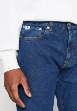 Calvin Klein Jeans Authentic Straight - Straight Leg Jeans - Denim Dark -Selected Homme Shop 3495180329cb4c26af335b15c9533f5c scaled