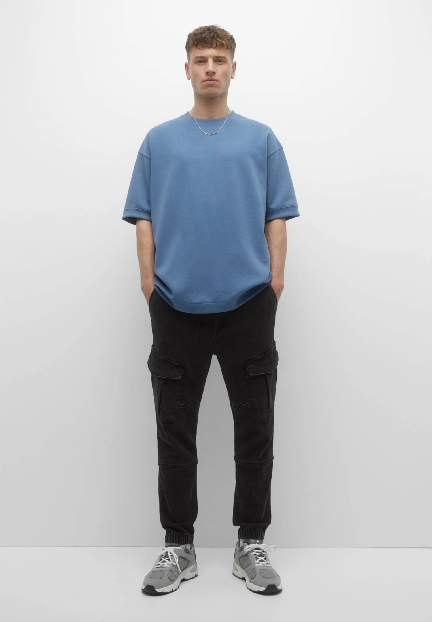 PULL & BEAR Basic Cargo- Jeans Tapered Fit - Black Denim 2 PULL & BEAR Basic Cargo- Jeans Tapered Fit - Black Denim - Afbeelding 2