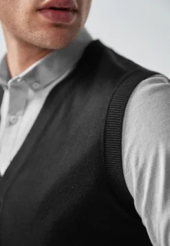 Next Vest - Black 7 Next Vest - Black -Selected Homme Shop 3f626b4f666a41ba8139eb213b498240 scaled