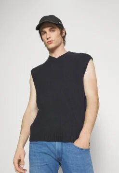 Jack & Jones Jorrib V Neck Vest - Trui - Total Eclipse -Selected Homme Shop 4601c16bf41b4b8e8e591e3007cb4802 scaled