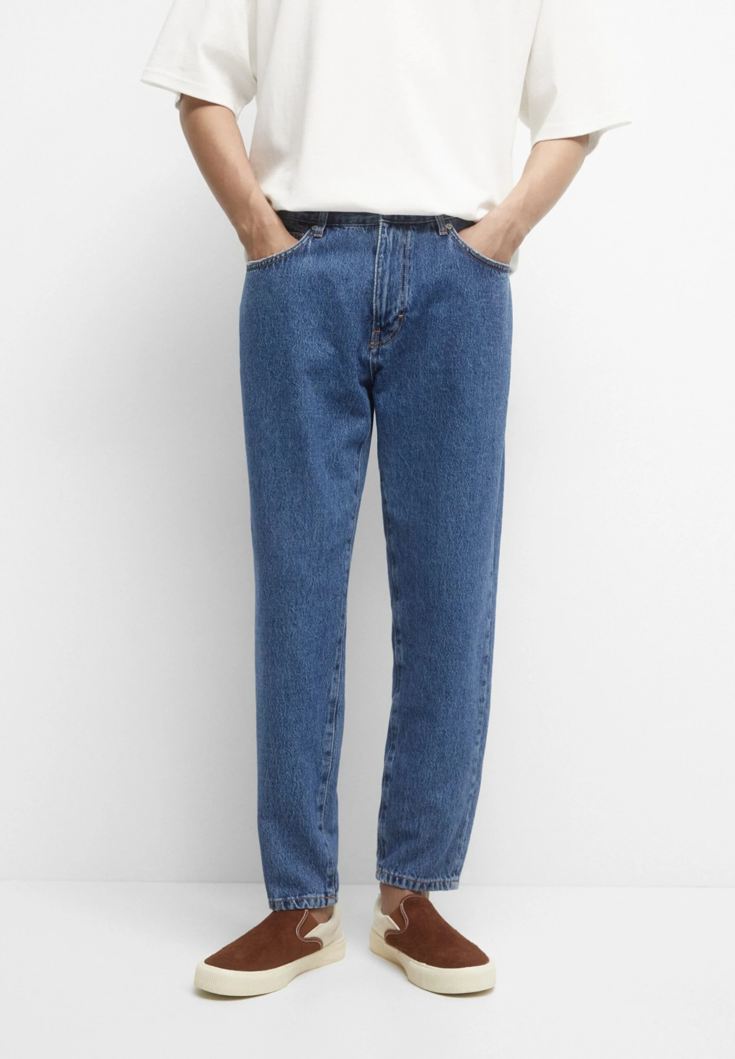PULL & BEAR Coloured Standard - Slim Fit Jeans - Blue Denim 1 PULL & BEAR Coloured Standard - Slim Fit Jeans - Blue Denim