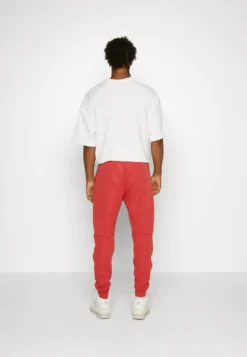 Nike Sportswear Trainingsbroek - Red/Black 10 Nike Sportswear Trainingsbroek - Red/Black -Selected Homme Shop 6338caffabf5450d9bd507704c2d9ee6 scaled