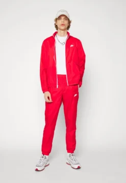 Nike Sportswear Club- Trainingspak - University Red/White 12 Nike Sportswear Club- Trainingspak - University Red/White -Selected Homme Shop 6435223dff7b46ac8dc0c5a7bceacc74 scaled