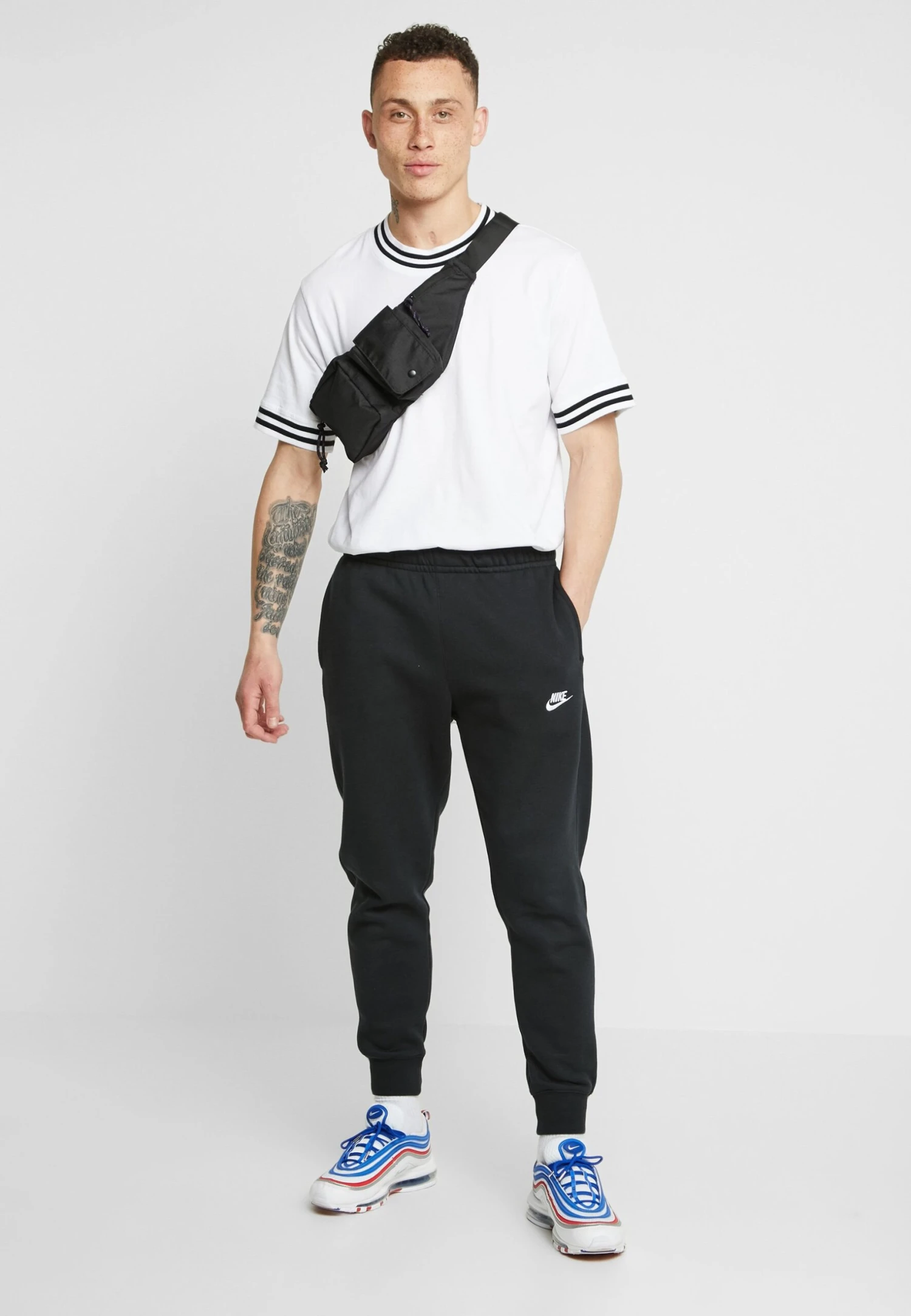 Nike Sportswear Club - Trainingsbroek - Black 2 Nike Sportswear Club - Trainingsbroek - Black - Afbeelding 2