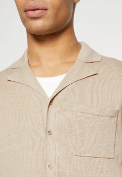 Filippa K Vest - Dusty Beige -Selected Homme Shop 6f000cf5b14d44a892fc892973dbb164 scaled