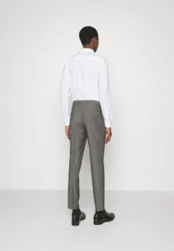 Hugo Arti Hesten - Kostuum - Open Grey 15 Hugo Arti Hesten - Kostuum - Open Grey -Selected Homme Shop 75435ad303c44d8f8bb20a3ecc973e48 scaled