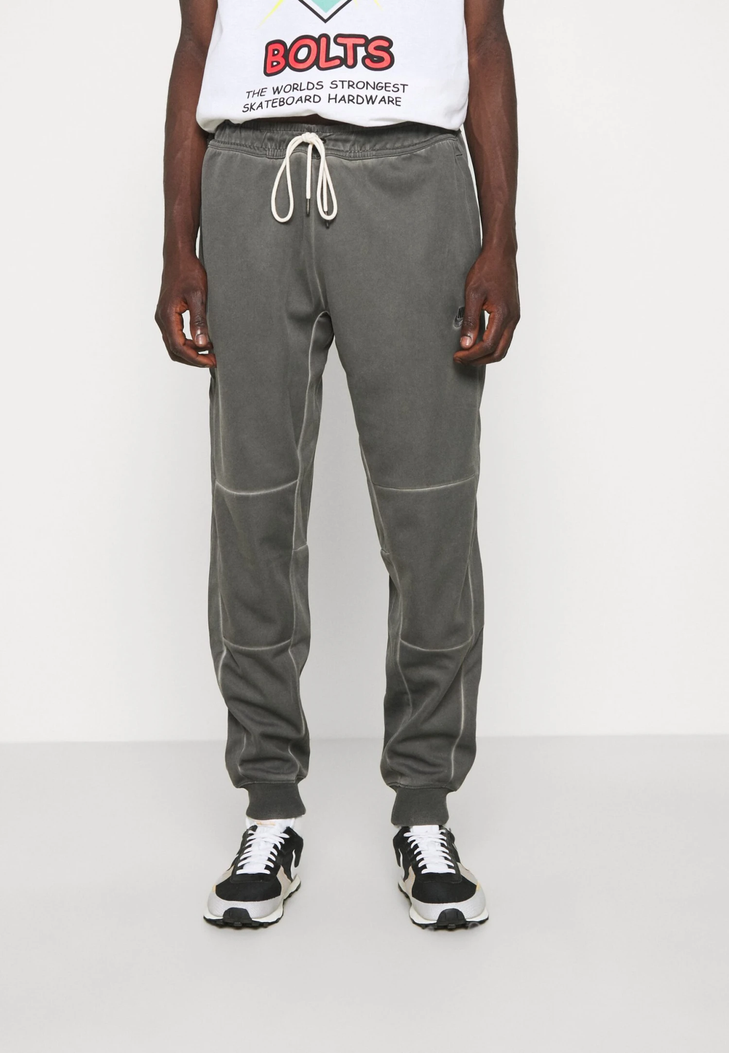 Nike Sportswear Pant Wash Revival - Trainingsbroek - Black 1 Nike Sportswear Pant Wash Revival - Trainingsbroek - Black