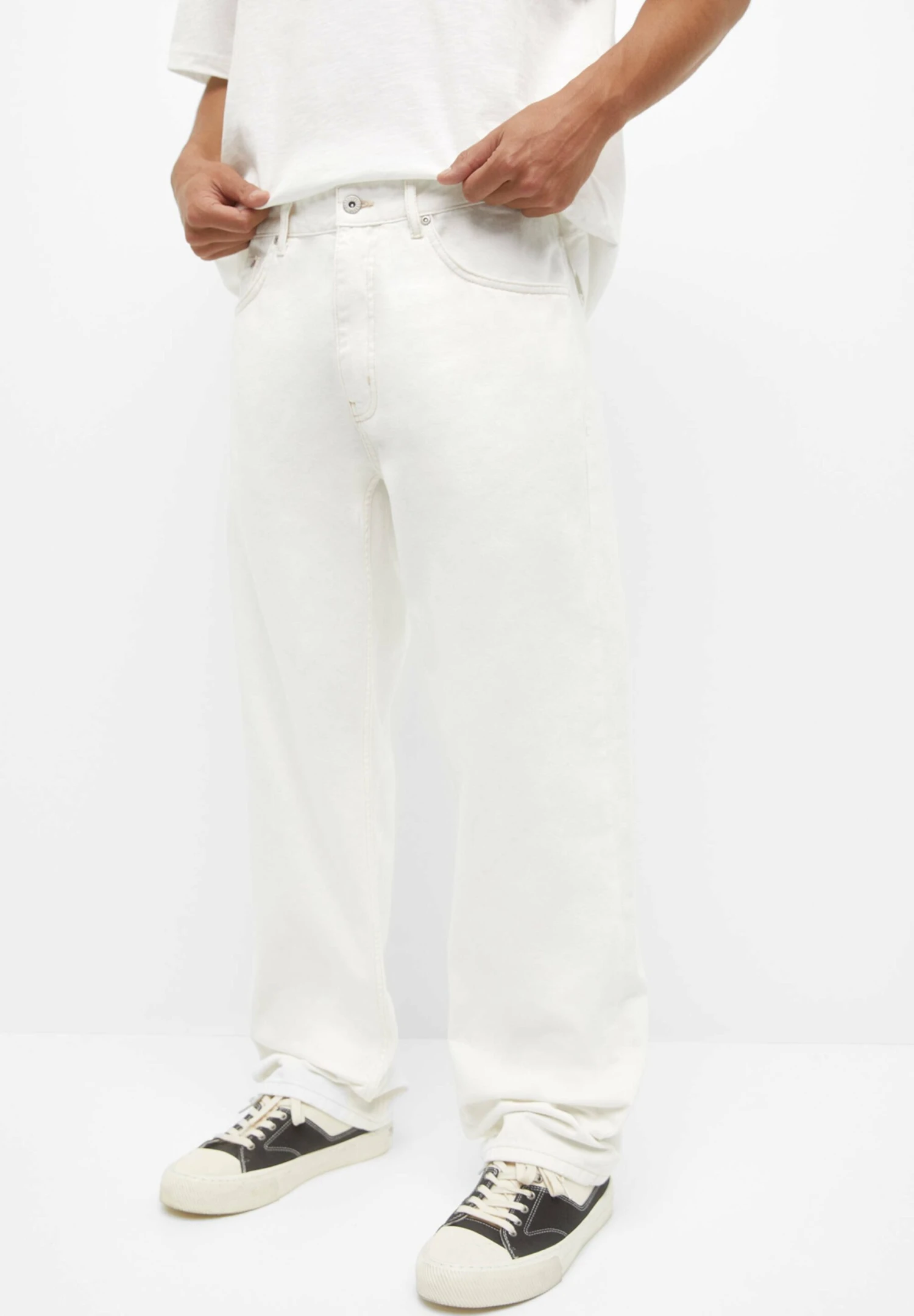 PULL & BEAR Wide Leg- Relaxed Fit Jeans - White 1 PULL & BEAR Wide Leg- Relaxed Fit Jeans - White