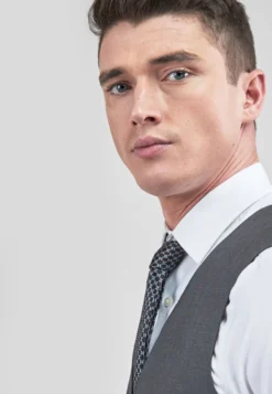 Next Signature Plain Suit: Waistcoat - Gilet - Light Grey 7 Next Signature Plain Suit: Waistcoat - Gilet - Light Grey -Selected Homme Shop 7e436b5a168743b493f047051b0db558