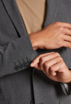 Matinique Majonathan - Colbert - Medium Grey Melange 14 Matinique Majonathan - Colbert - Medium Grey Melange -Selected Homme Shop 8047170dc2134d988a4b0db6fbf4e637 scaled