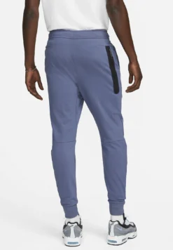 Nike Sportswear M Tech Jggr Lghtwht - Trainingsbroek - Diffused Blue 16 Nike Sportswear M Tech Jggr Lghtwht - Trainingsbroek - Diffused Blue -Selected Homme Shop 866ec1b572594322b4a3aafd64444889