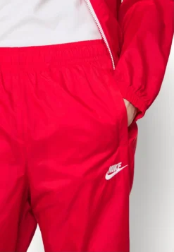 Nike Sportswear Club- Trainingspak - University Red/White 15 Nike Sportswear Club- Trainingspak - University Red/White -Selected Homme Shop 963d889f45624e98b98c711fc09aa714 scaled