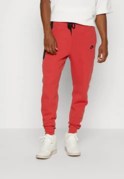 Nike Sportswear Trainingsbroek - Red/Black 9 Nike Sportswear Trainingsbroek - Red/Black -Selected Homme Shop 9dc766ca665546f0ac0092220d5f1903 scaled