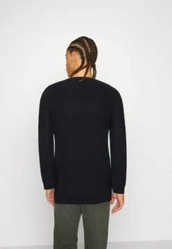 Only & Sons Ron Dennis Raglan Crew Neck- Trui - Dark Navy 8 Only & Sons Ron Dennis Raglan Crew Neck- Trui - Dark Navy -Selected Homme Shop 9fe1f9e59b784edb8ee127dbebadfb5e scaled