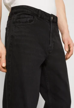 Denim Project Chicago- Jeans Tapered Fit - Jaffa Black Washed -Selected Homme Shop b15b73e8f88d4628b6bab7cc5f53d591 scaled