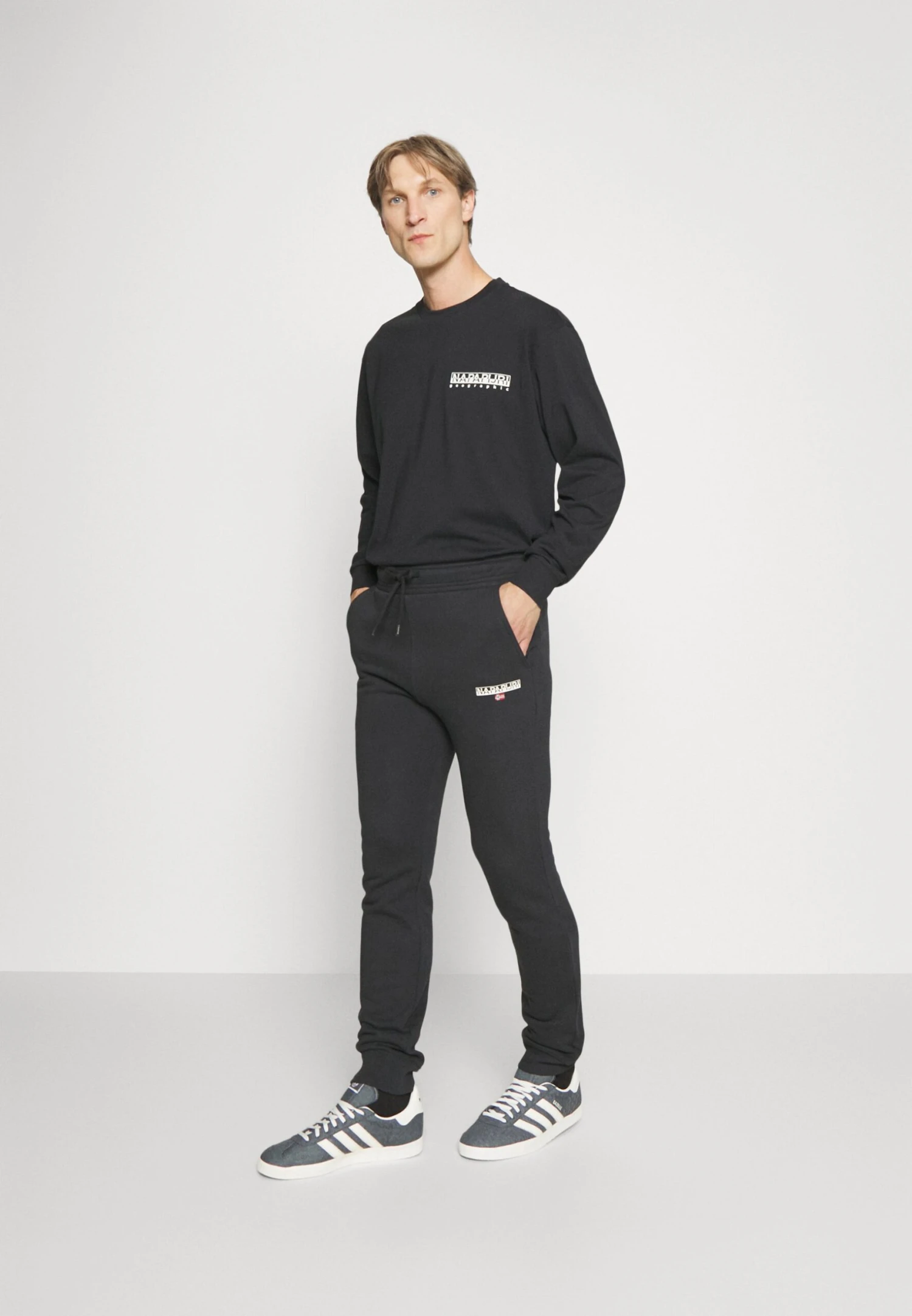 Napapijri Ice- Trainingsbroek - Black 2 Napapijri Ice- Trainingsbroek - Black - Afbeelding 2