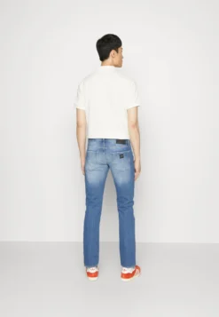 Armani Exchange Pockets Pant - Jeans Skinny Fit - Indigo Denim 7 Armani Exchange Pockets Pant - Jeans Skinny Fit - Indigo Denim -Selected Homme Shop b92abcd3fe4044e39ae7c9bb1b64d52b scaled