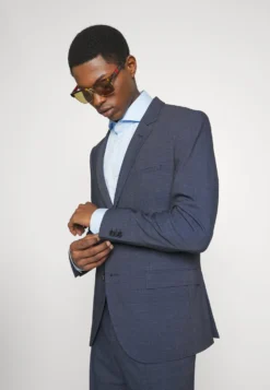 Hugo Hesten - Kostuum - Dark Blue 17 Hugo Hesten - Kostuum - Dark Blue -Selected Homme Shop c5ec4b41ced94cb6b80743fd6a38307b scaled