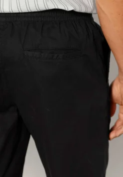 Schlupfbermuda - Trainingsbroek - Schwarz 16 Schlupfbermuda - Trainingsbroek - Schwarz -Selected Homme Shop d04712c8442c4896996cb66d74ee3505 scaled