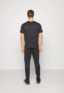 Nike Performance Elite Pant - Trainingsbroek - Black/(Reflective Silv) 8 Nike Performance Elite Pant - Trainingsbroek - Black/(Reflective Silv) -Selected Homme Shop d5f9b4f3886647ae8fc54b441ebf7758 scaled