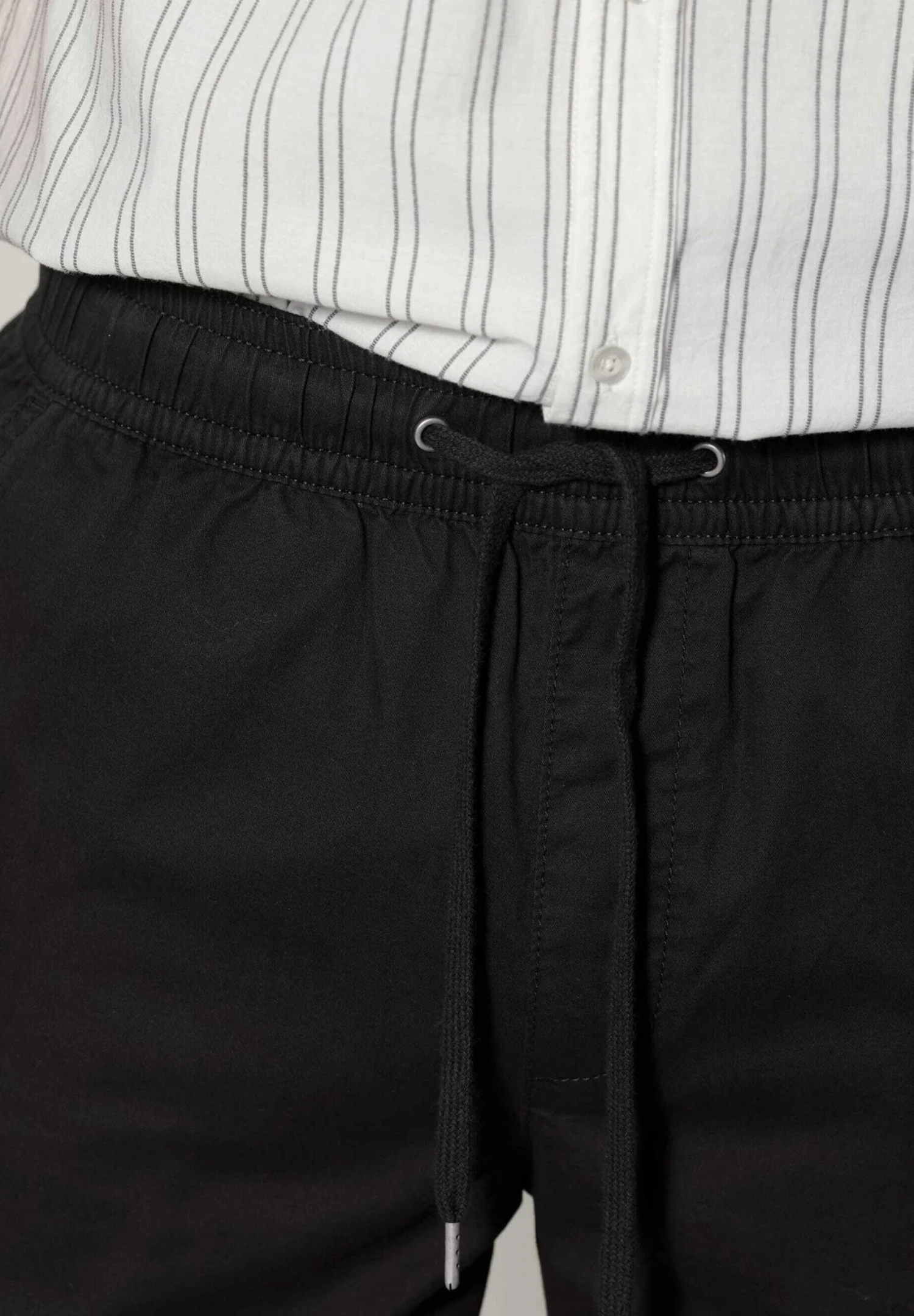 Schlupfbermuda - Trainingsbroek - Schwarz 8 Schlupfbermuda - Trainingsbroek - Schwarz - Afbeelding 8