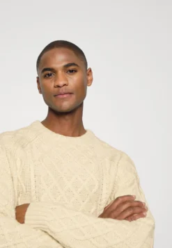 Indicode Jeans Bussel - Trui - White Asparges -Selected Homme Shop e539f028590241d6a76bdc45e0dedaa0 scaled