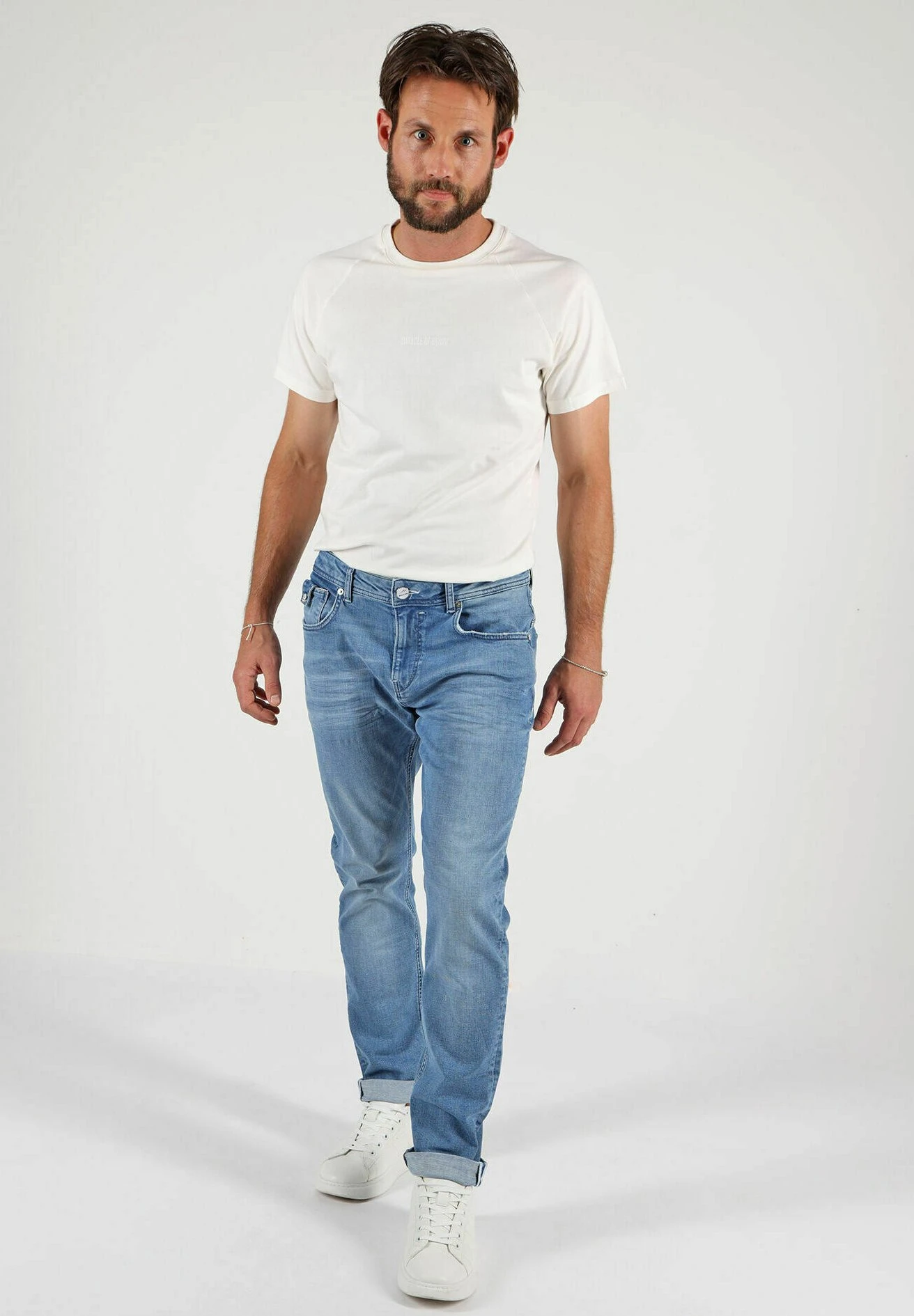 Mit Leichtem Used Look - Straight Leg Jeans - Blau 1 Mit Leichtem Used Look - Straight Leg Jeans - Blau