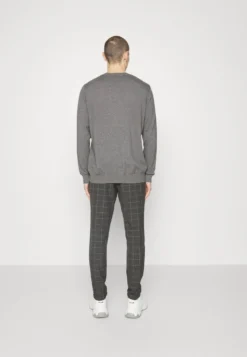 Les Deux Etienne Cashton - Trui - Light Grey -Selected Homme Shop efceba10d96f44f3962e681c11c10472 scaled