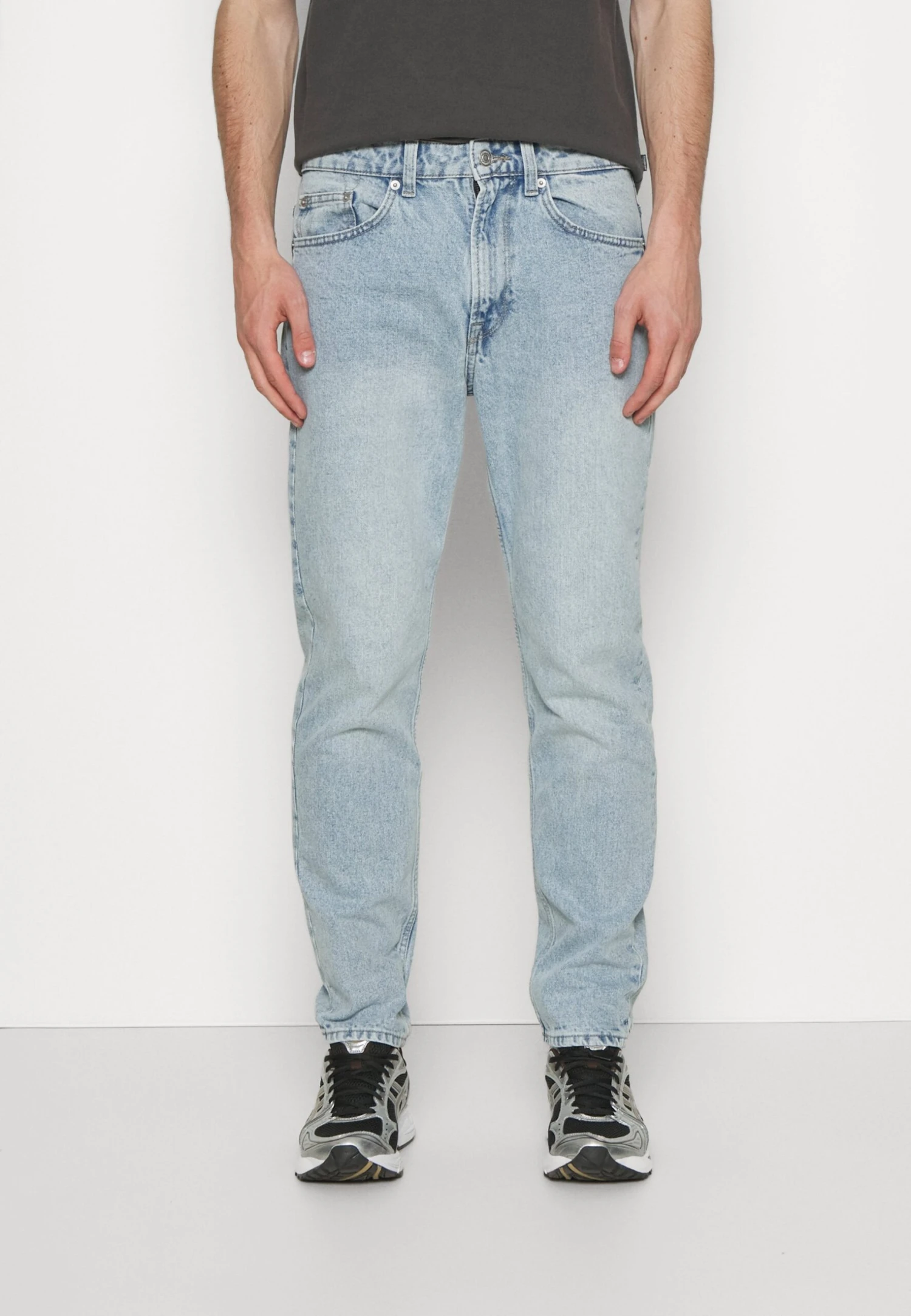 Only & Sons Onsav Lifei Carrot- Slim Fit Jeans - Light Blue 1 Only & Sons Onsav Lifei Carrot- Slim Fit Jeans - Light Blue