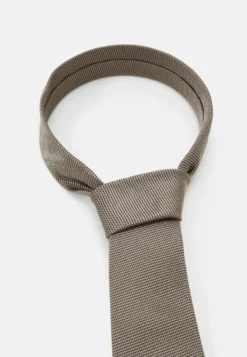 Tiger Of Sweden Tido - Stropdas - Dark Stone 5 Tiger Of Sweden Tido - Stropdas - Dark Stone -Selected Homme Shop fed915c12c1b4cae93b213aa5223af7e scaled